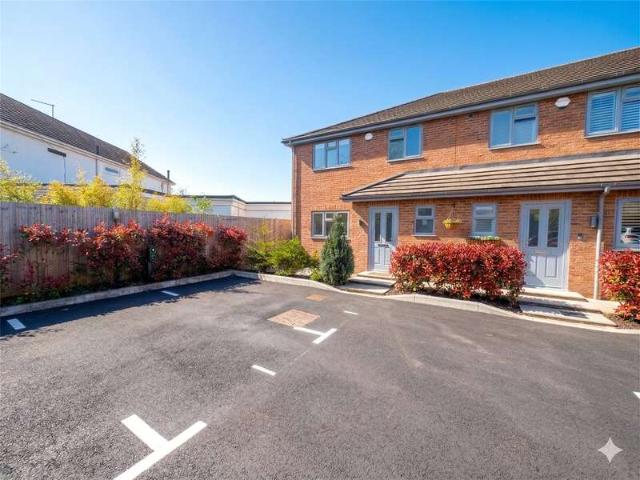 House for sale in Mindenhurst, Heol-las