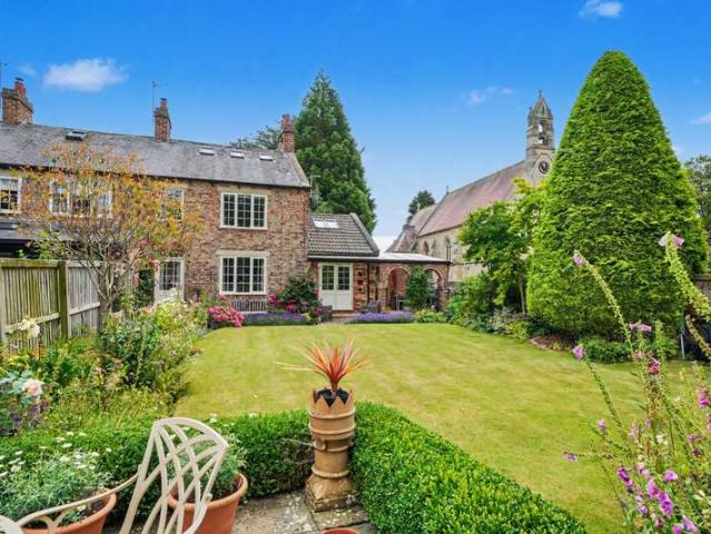 House for sale in Burton Leonard