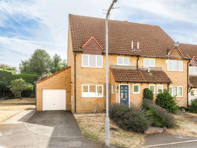 House for sale in Isham