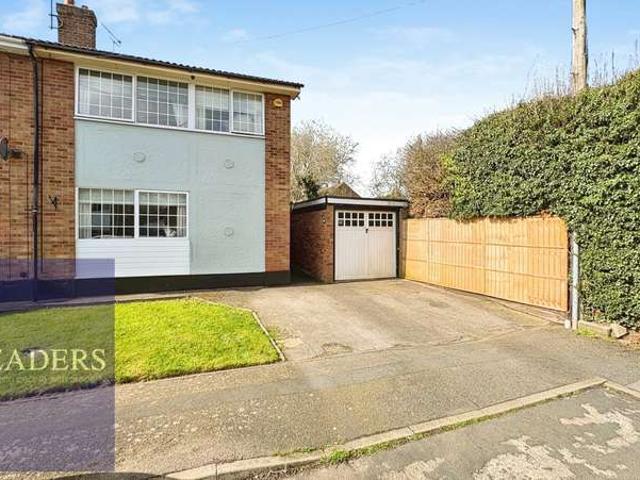 House for sale in Chipping Hill, Essex