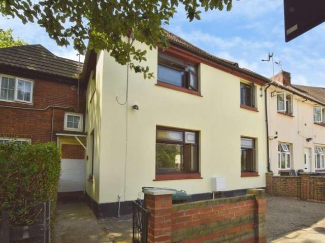House for sale in Plaistow, Greater London