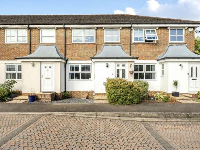 House for sale in Burstow, Hillview