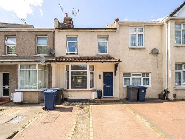 House for sale in Colindale, Greater London