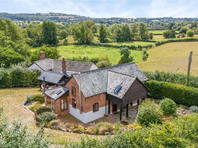 House for sale in Guilsfield