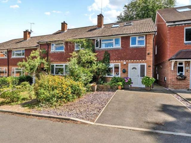 House for sale in Fole, Surrey
