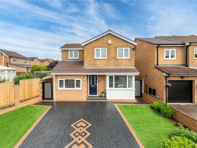 House for sale in West Ardsley, Tingley