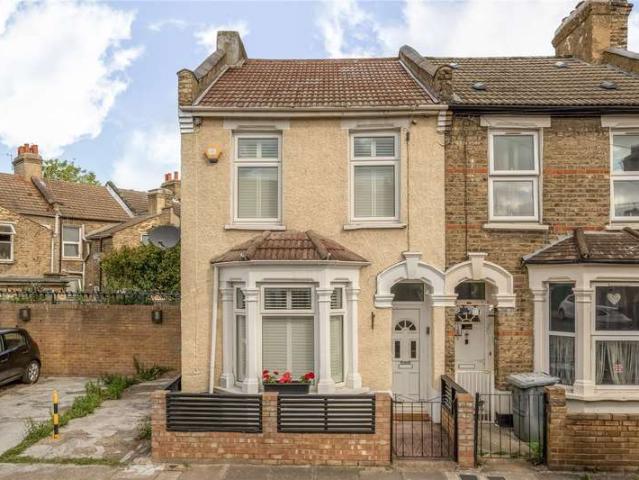House for sale in West Ham, Greater London