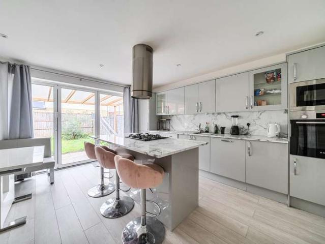 House for sale in Yiewsley, Greater London