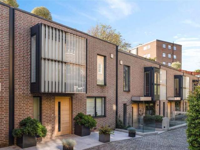 House for sale in Angel, Greater London