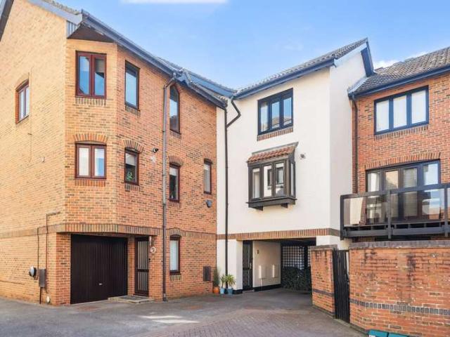 House for sale in Ocean Village, City Of Southampton