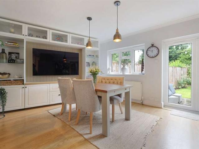 House for sale in Pachesham Park, Surrey