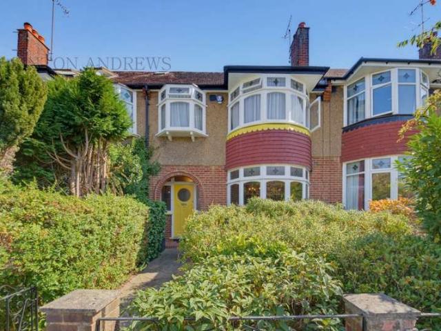 House for sale in London Borough of Ealing, Perivale