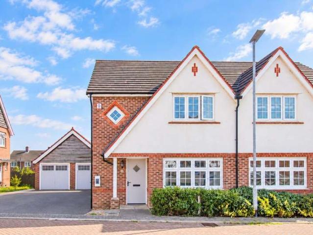 Farm for sale in Newton Hill, Wakefield