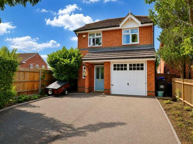 House for sale in Westfield, Woking