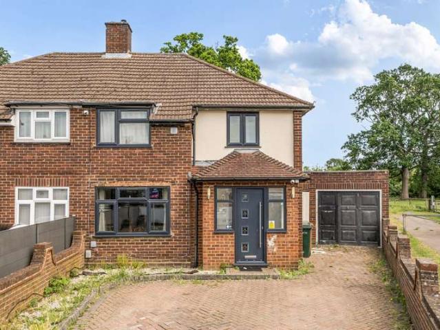 House for sale in Watford Rural, Batchworth