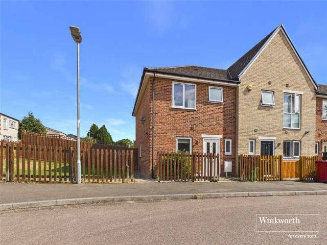 House for sale in Dee Park, Reading