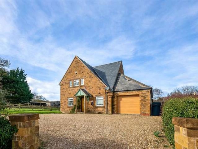 House for sale in Alderminster, Warwickshire
