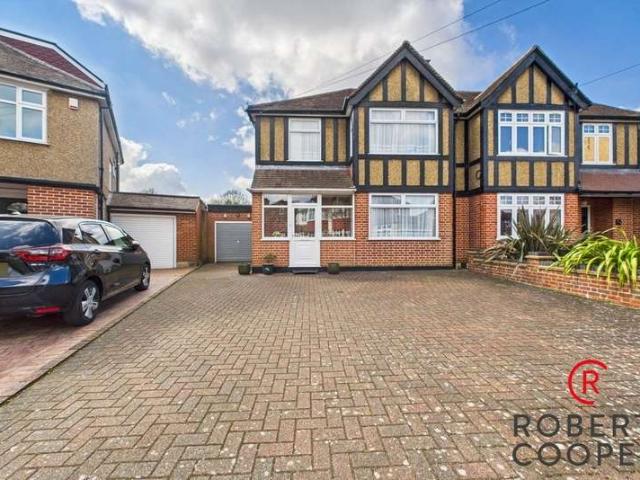 House for sale in Ruislip, Eastcote