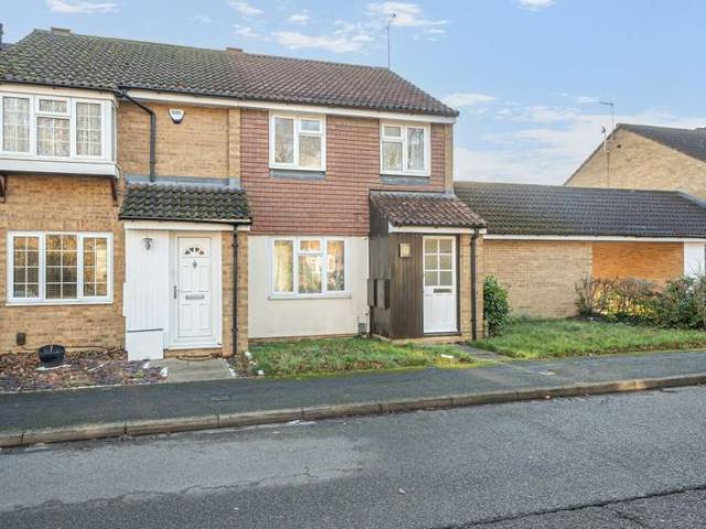 House for sale in Woodside Estate, Houghton Regis