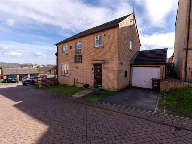 House for sale in Snittles Farm, Leeds