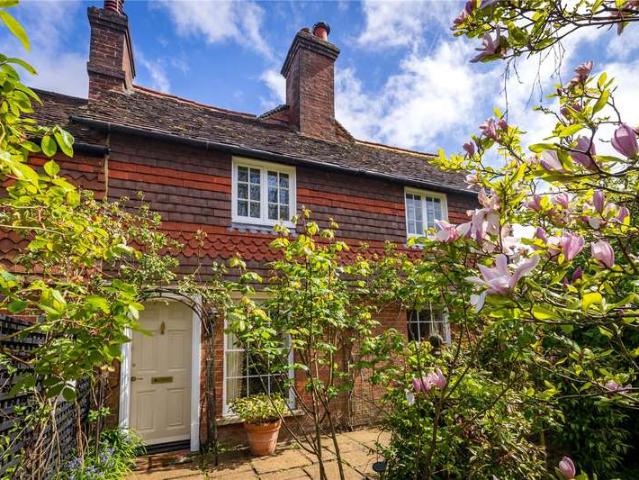House for sale in Fole, Surrey