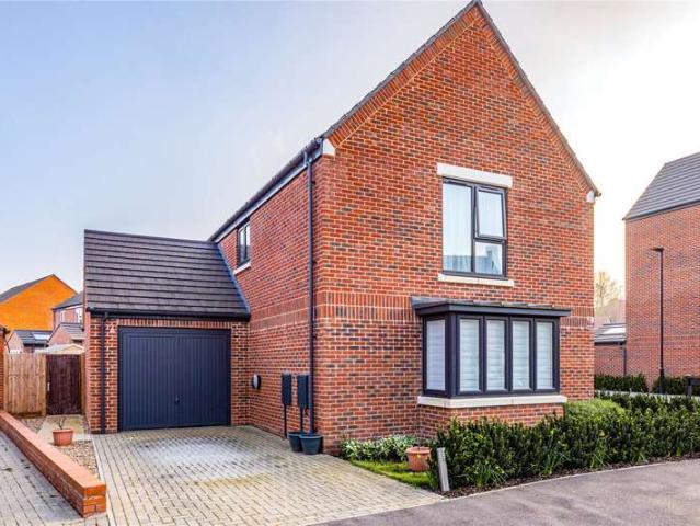 House for sale in Ottershaw, Runnymede