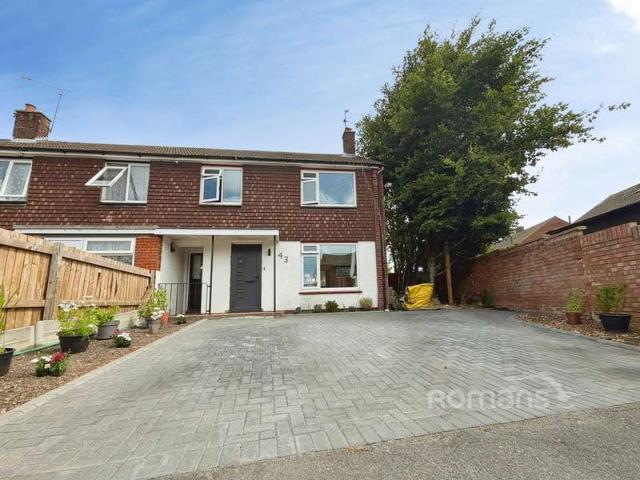 House for sale in Old Dean, Heol-las