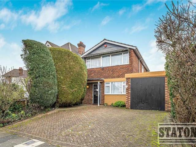 House for sale in East Barnet, Greater London