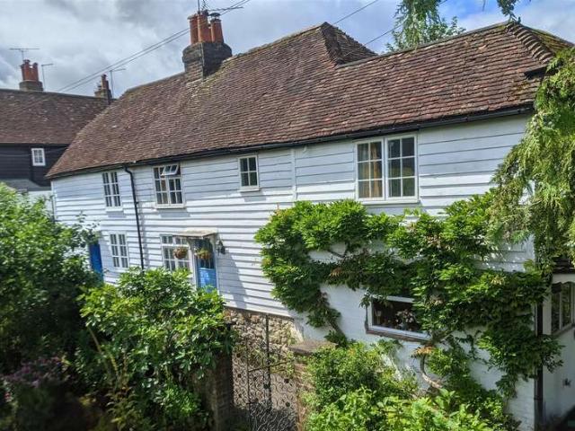 House for sale in The Butts, Kent