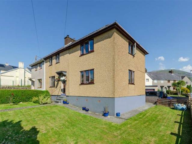 House for sale in Clwt-y-bont, Deiniolen