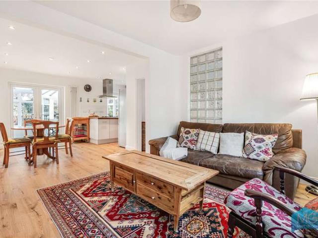 House for sale in Muswell Hill, Greater London