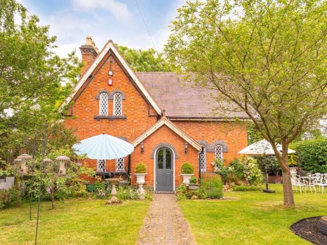 House for sale in Alderminster, Warwickshire