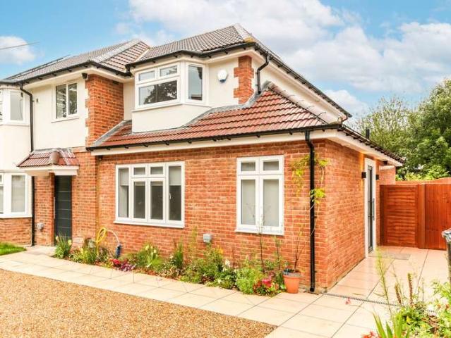 House for rent in London Borough of Croydon, Selsdon