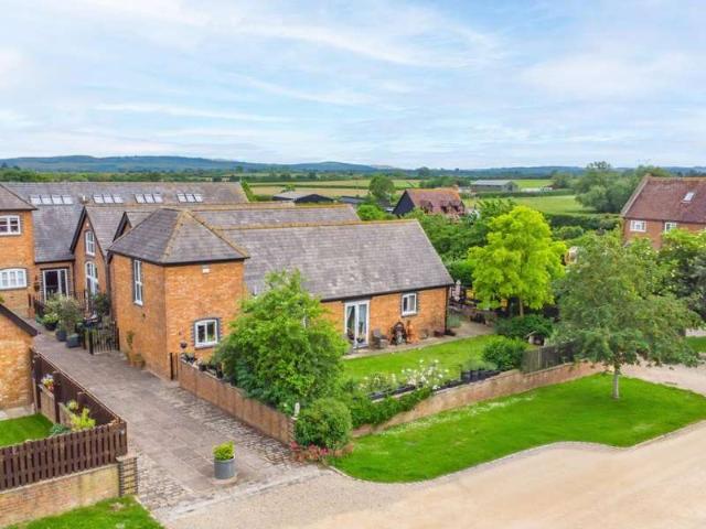 House for sale in Mentmore, Ledburn