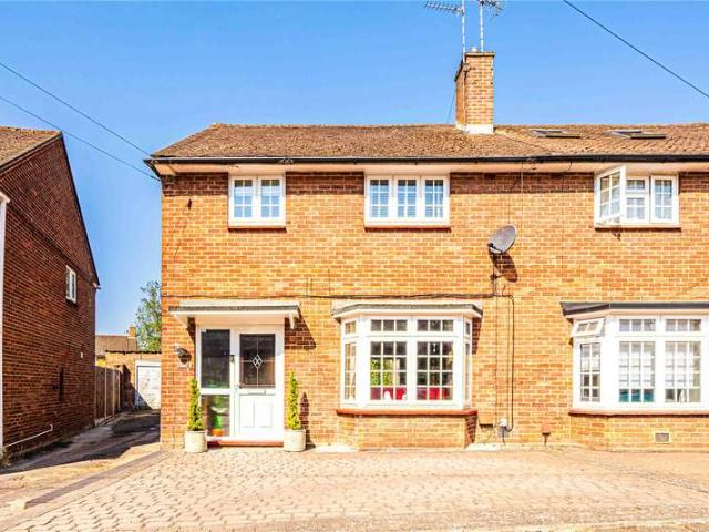 House for sale in Pouchen End, Hertfordshire