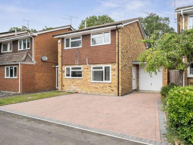 House for sale in Finchampstead