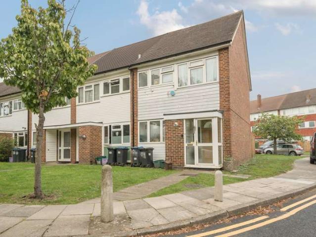 House for sale in London Borough of Merton, Mitcham