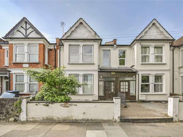 House for sale in New Southgate, Greater London
