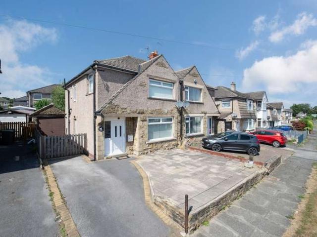 House for sale in Lee Lane, Bradford