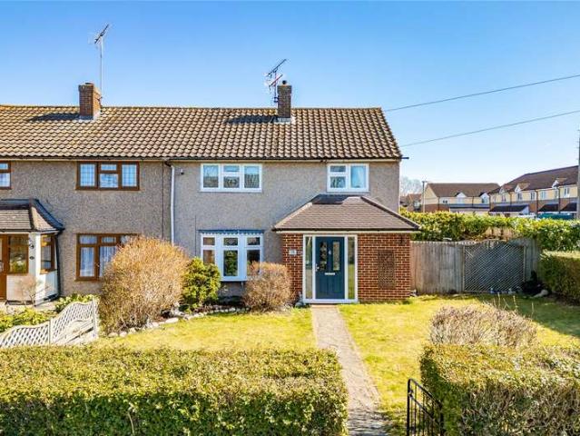 House for sale in Laindon, Essex