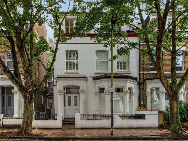 House for sale in Brownswood Park, Stoke Newington