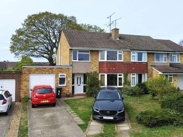 House for sale in Woodley