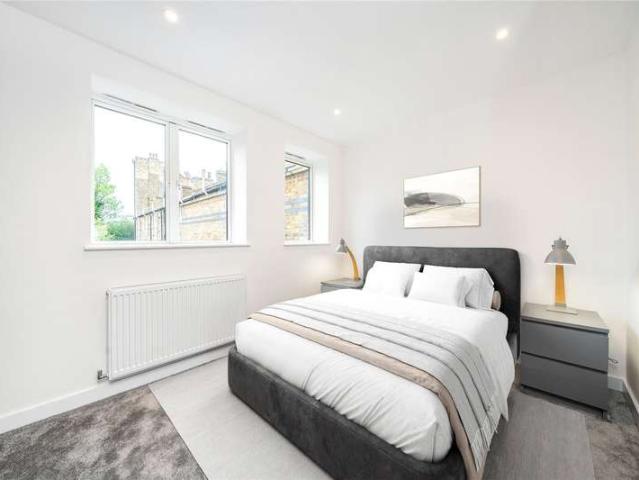 House for sale in St. George in the East, Greater London