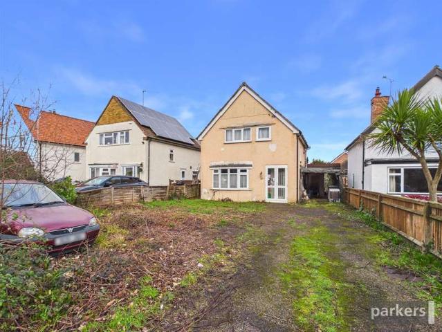 House for sale in Woodley