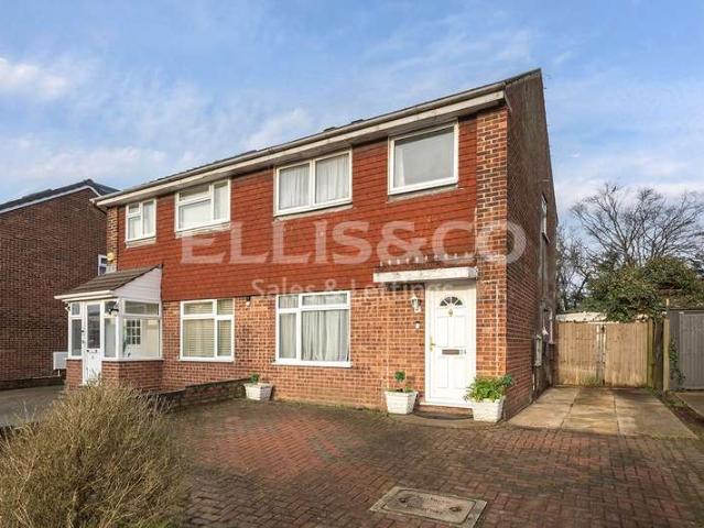 House for sale in Mill Hill, Greater London