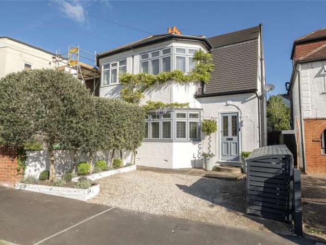 House for sale in Royal Borough of Kingston upon Thames, Greater London