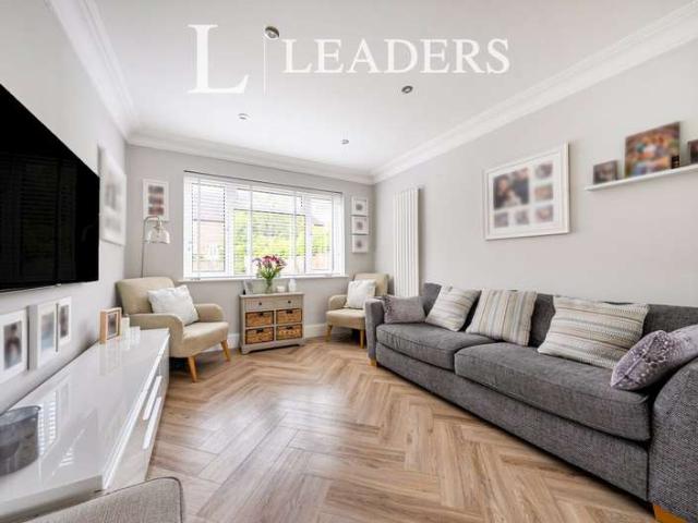House for sale in The Butts, Kent