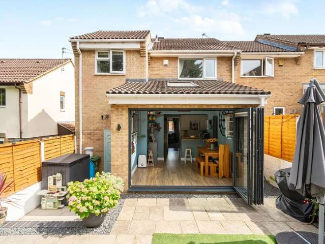 House for sale in Kingswood