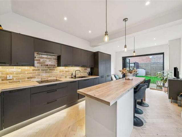 House for sale in Furzedown, Greater London