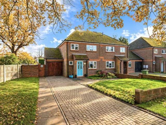 House for sale in Jacobs Well, Guildford